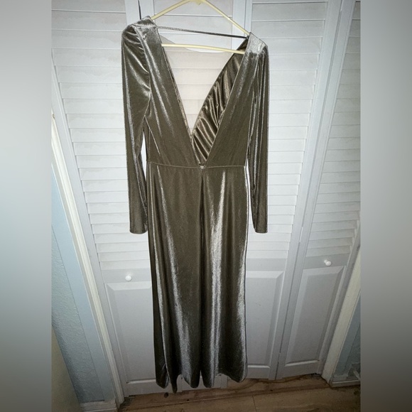 Jenny Yoo Ryland V-Neck Long-Sleeve Open-Back Stretch Velvet Gown Size 8 - Picture 3 of 9